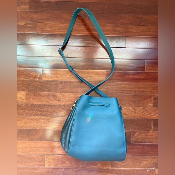 • Portland Leather Bucket Bag • - Picture 2 of 4